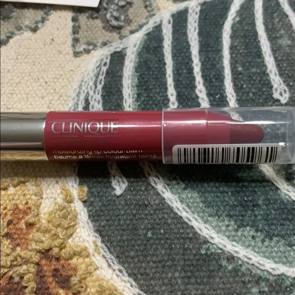 Clinique chubby stick strawberry